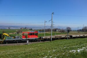 Prüfungsfahrt B100 eines Kandidaten, Auf der Strecke zwischen Schindellegi und Samstagern Fahrtrichtung Samstagern, Zielhalt in 50 Promille Rampe, Blickrichtung Zürichsee Rapperswil, im Hintergrund der Itlimoosweiher.